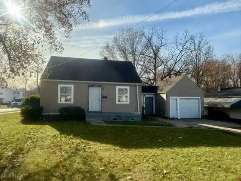 17208 Lipton Ave, Cleveland, OH 44128