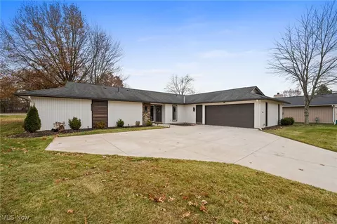9989 Plum Brook Ln, Strongsville, OH 44149