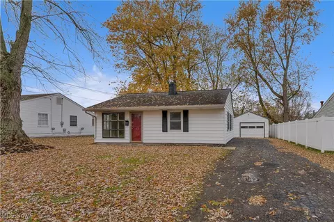 7402 Sierra Madre Trl, Boardman, OH 44512