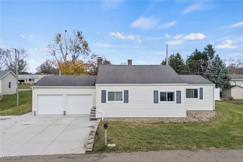 5923 Murray St NW, Canton, OH 44718