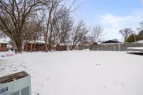 Exterior - 127 Parmely Ave, Elyria, OH 44035 photo 4 of 8