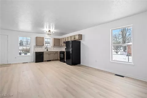 Living - 127 Parmely Ave, Elyria, OH 44035 photo 5 of 6