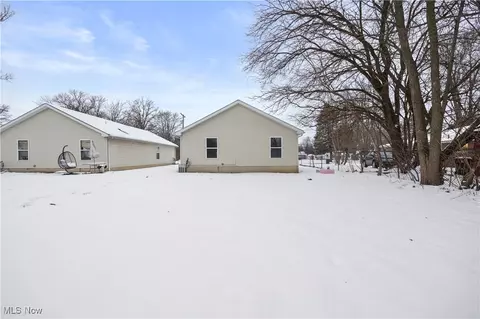 Exterior - 127 Parmely Ave, Elyria, OH 44035 photo 6 of 8