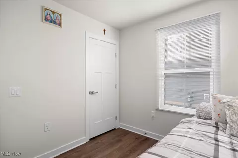 Bedroom - 133 W Spring Dr, Elyria, OH 44035 photo 2 of 9