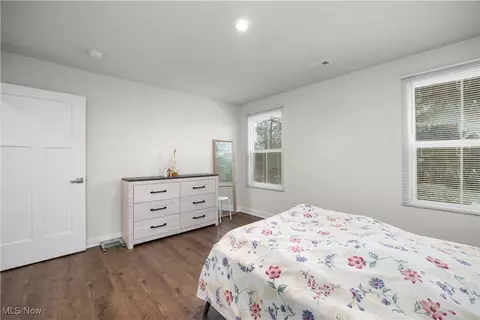 Bedroom - 133 W Spring Dr, Elyria, OH 44035 photo 9 of 9