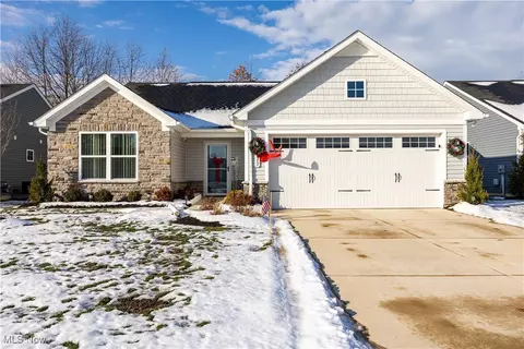 133 W Spring Dr, Elyria, OH 44035