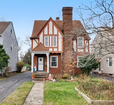 2320 Allison Rd, University Heights, OH 44118