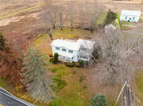 1520 Bedford Rd, Lowellville, OH 44436