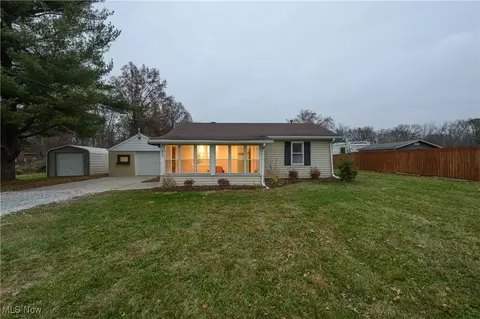 451 Yager Rd, New Franklin, OH 44216