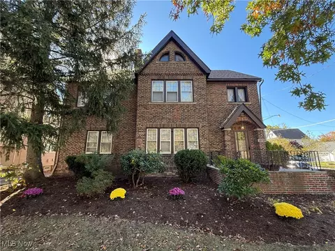 15735 Clifton Blvd, Lakewood, OH 44107