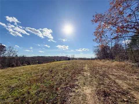 Kern Rd, Waterford, OH 45786