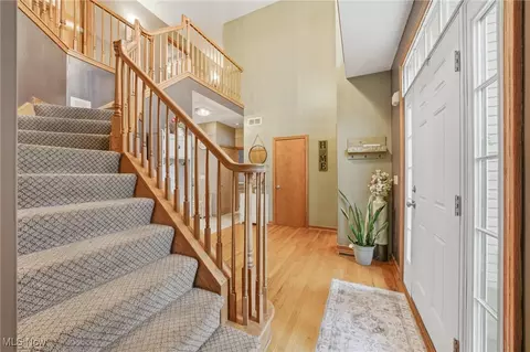 4212 Devonshire Ct, Akron, OH 44321 photo 6