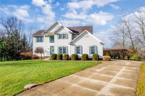 4212 Devonshire Ct, Akron, OH 44321 photo 3