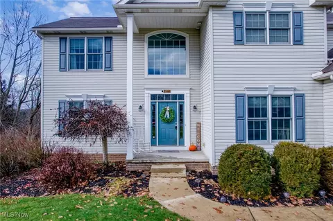 4212 Devonshire Ct, Akron, OH 44321 photo 2