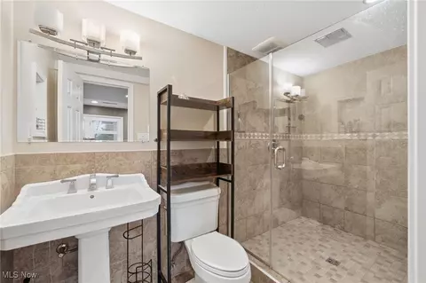 4212 Devonshire Ct, Akron, OH 44321 photo 46