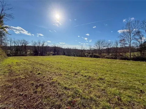 Kern Rd, Waterford, OH 45786