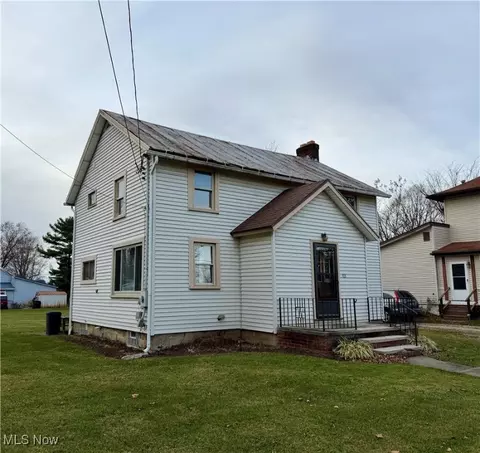 413 N Main St, Polk, OH 44866