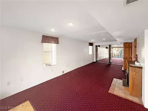 Living - 175 Wall St, Weirton, WV 26062 photo 4 of 5