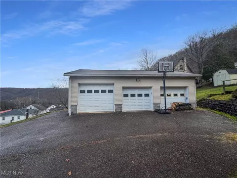 Exterior - 175 Wall St, Weirton, WV 26062 photo 2 of 8