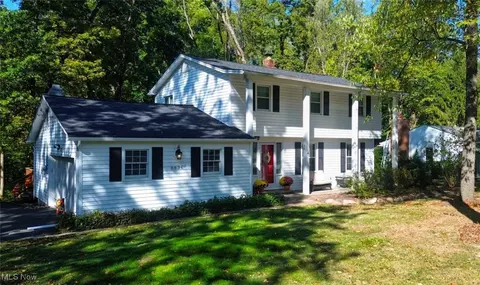 8636 Wood Hollow Rd, Northfield, OH 44067