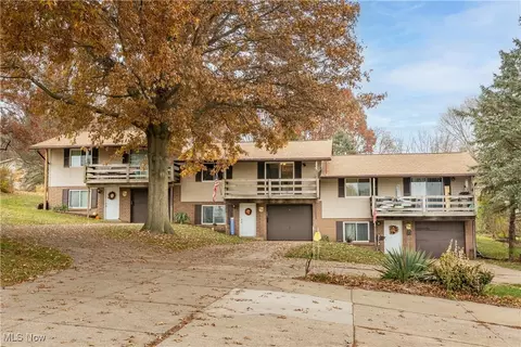 4529-4533 Camelot Cir, Uniontown, OH 44685