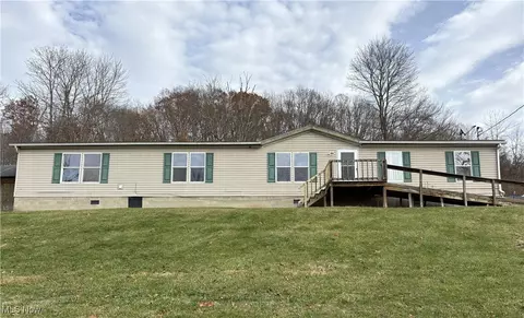 144 Arrow Rd SW, Carrollton, OH 44615