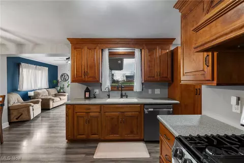 2608 Helen Pl NW, Canton, OH 44708 photo 7