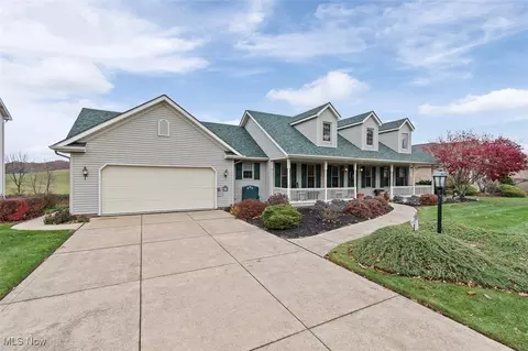 Exterior - 6817 Thicket St NW, Canton, OH 44708 photo 3 of 7