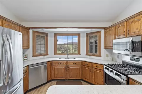 Kitchen - 6817 Thicket St NW, Canton, OH 44708 photo 3 of 4