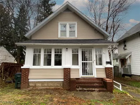 93 NW 22nd St NW, Barberton, OH 44203