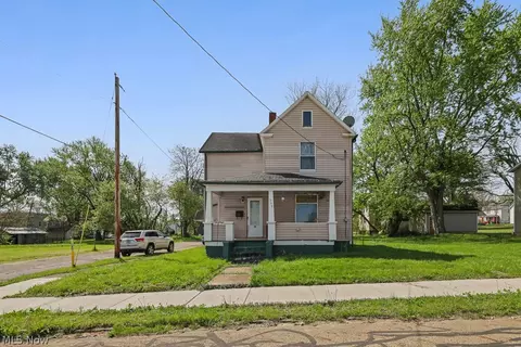955 E Summit St, Alliance, OH 44601