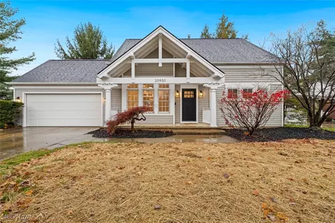 20930 Mastick Rd, Fairview Park, OH 44126