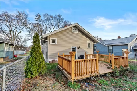 Exterior - 640 Plainfield Rd, Akron, OH 44312 photo 5 of 8