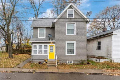 202 Rose Ave SE, Massillon, OH 44646