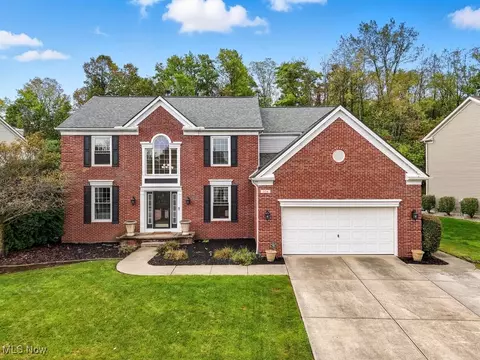 324 Troubadour Dr, Northfield, OH 44067