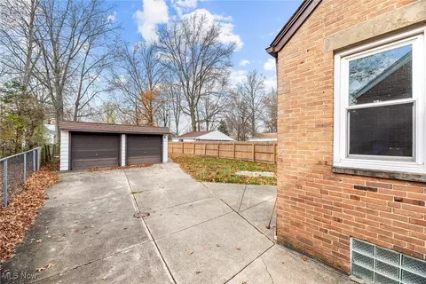 Exterior - 340 E 257th St, Euclid, OH 44132 photo 3 of 6