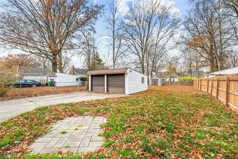 Exterior - 340 E 257th St, Euclid, OH 44132 photo 4 of 6