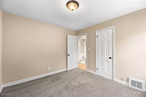 Bedroom - 340 E 257th St, Euclid, OH 44132 photo 7 of 8