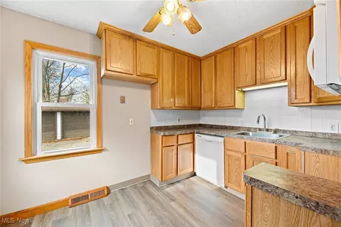 Kitchen - 340 E 257th St, Euclid, OH 44132 photo 1 of 2