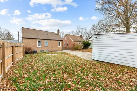 Exterior - 340 E 257th St, Euclid, OH 44132 photo 2 of 6