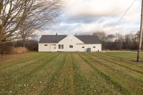 3448 Maple Rd, Jefferson, OH 44047 photo 2