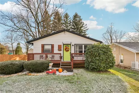 1240 Benton St, Barberton, OH 44203