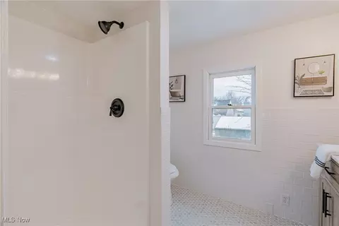 901 E 210th St, Euclid, OH 44119 photo 22