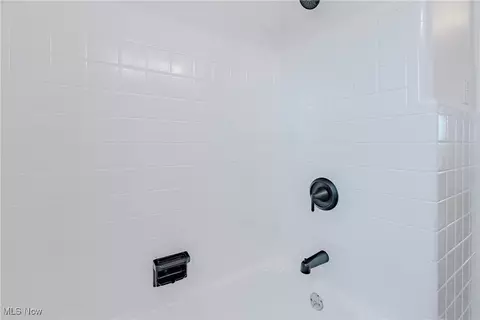 901 E 210th St, Euclid, OH 44119 photo 16
