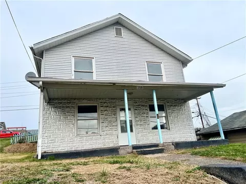 208 Hudson Ave, Weirton, WV 26062