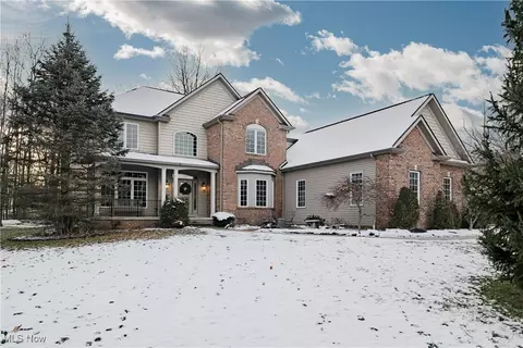 9232 Chamberlin Rd, Twinsburg, OH 44087