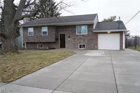 Exterior - 2255 Jackson St, Lorain, OH 44052 photo 8 of 8