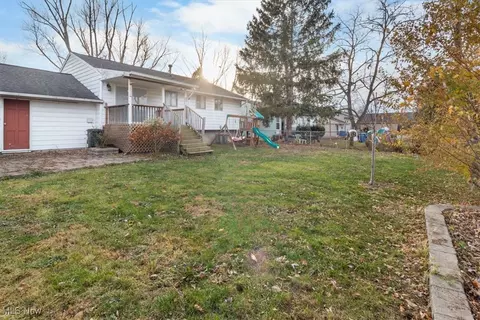 Exterior - 2255 Jackson St, Lorain, OH 44052 photo 4 of 8
