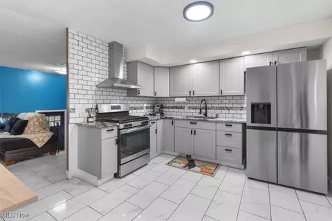 Kitchen - 2255 Jackson St, Lorain, OH 44052 photo 1 of 3