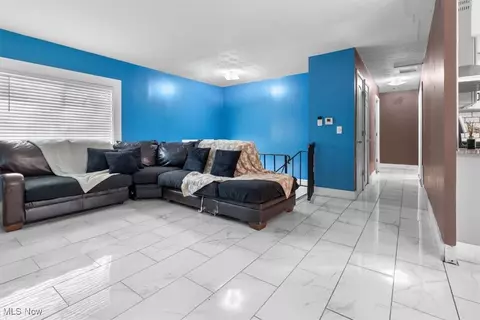 Entry Way - 2255 Jackson St, Lorain, OH 44052 photo 2 of 2